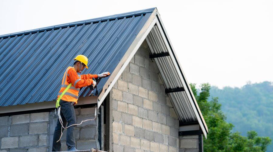 Expert Emergency Roof Repairs services in Bellmore, NY
